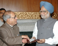 Finance minister Pranab Mukherjee and Prime minister Manmohan Singh